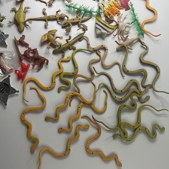 Rubber /  Plastic Toy Lot | Snakes, Frogs, Reptiles, Fish and More - Picture 16 of 17